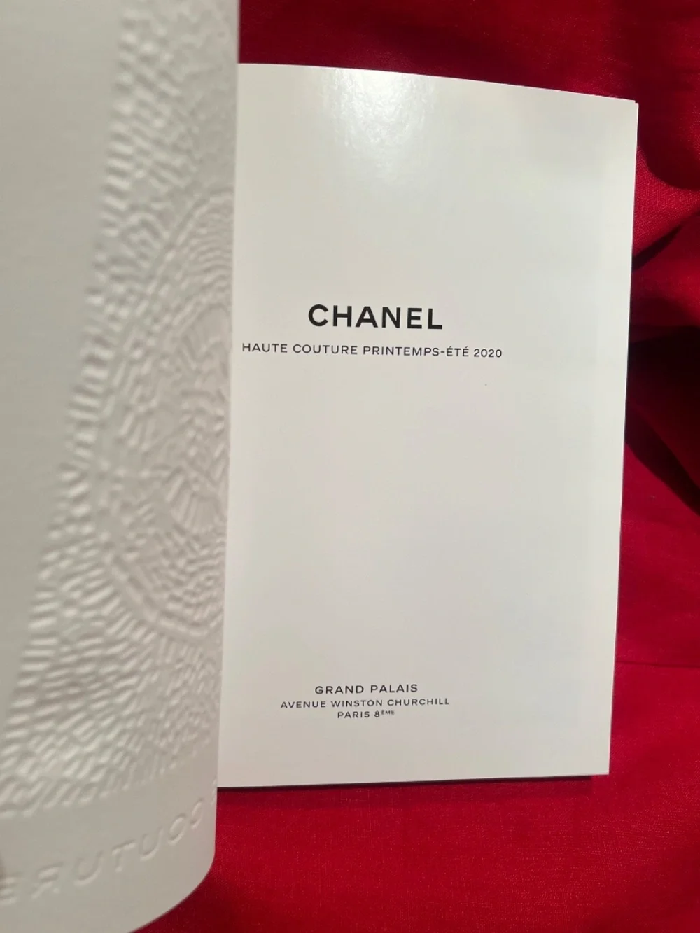 New 2020 CHANEL Haute Couture Printemps Été Collection Lookbook & Linen Bag
